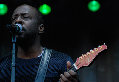 wyclef_jean_guitarclose400
